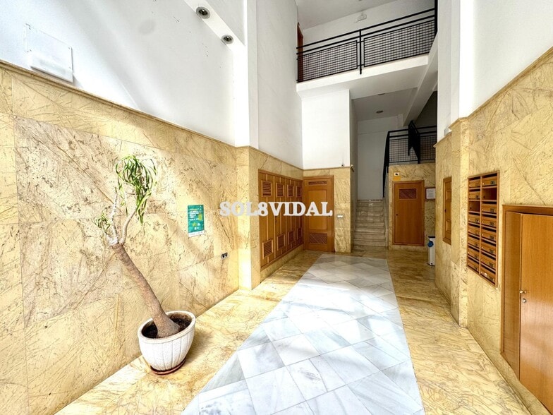 Carrer del Limón, 1, Orihuela, Alicante en alquiler - Vestíbulo - Imagen 2 de 11