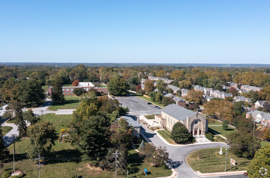 6432 York Road, Baltimore, MD  21212, Baltimore, MD en alquiler - Foto del edificio - Imagen 2 de 6