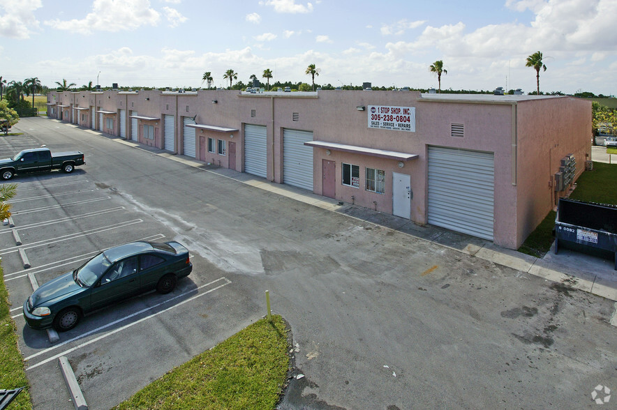 16235 SW 117th Ave, Miami, FL en venta - Foto principal - Imagen 1 de 11