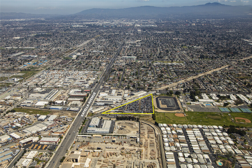 8188 Katella Ave, Stanton, CA en alquiler - Foto del edificio - Imagen 1 de 2