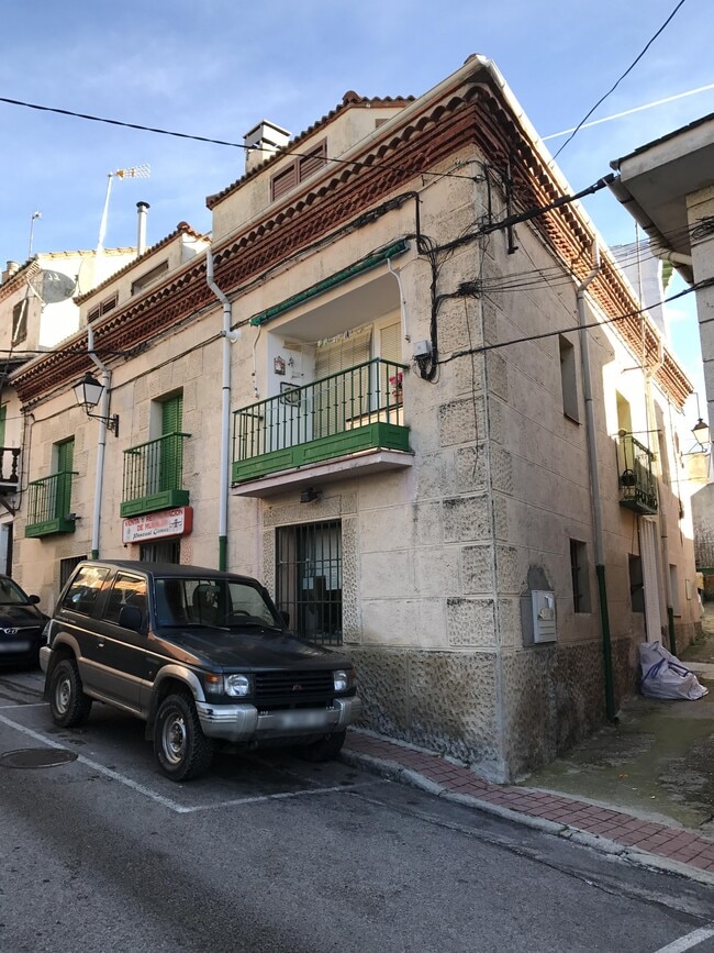Más detalles de Calle Eusebio Guadalix, 41, Miraflores de la Sierra - Edificio residencial​ en venta