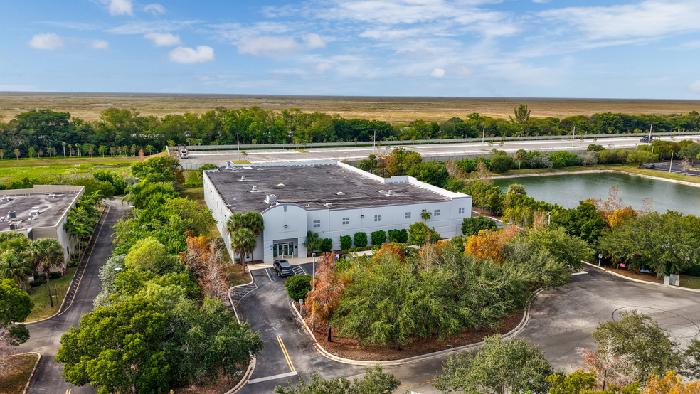 3950 NW 126th Ave, Coral Springs, FL en alquiler - Foto del edificio - Imagen 2 de 8