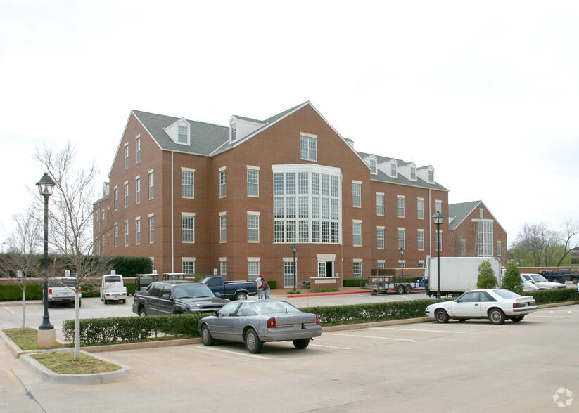 6040 N Western Ave, Oklahoma City, OK en alquiler - Foto del edificio - Imagen 2 de 2