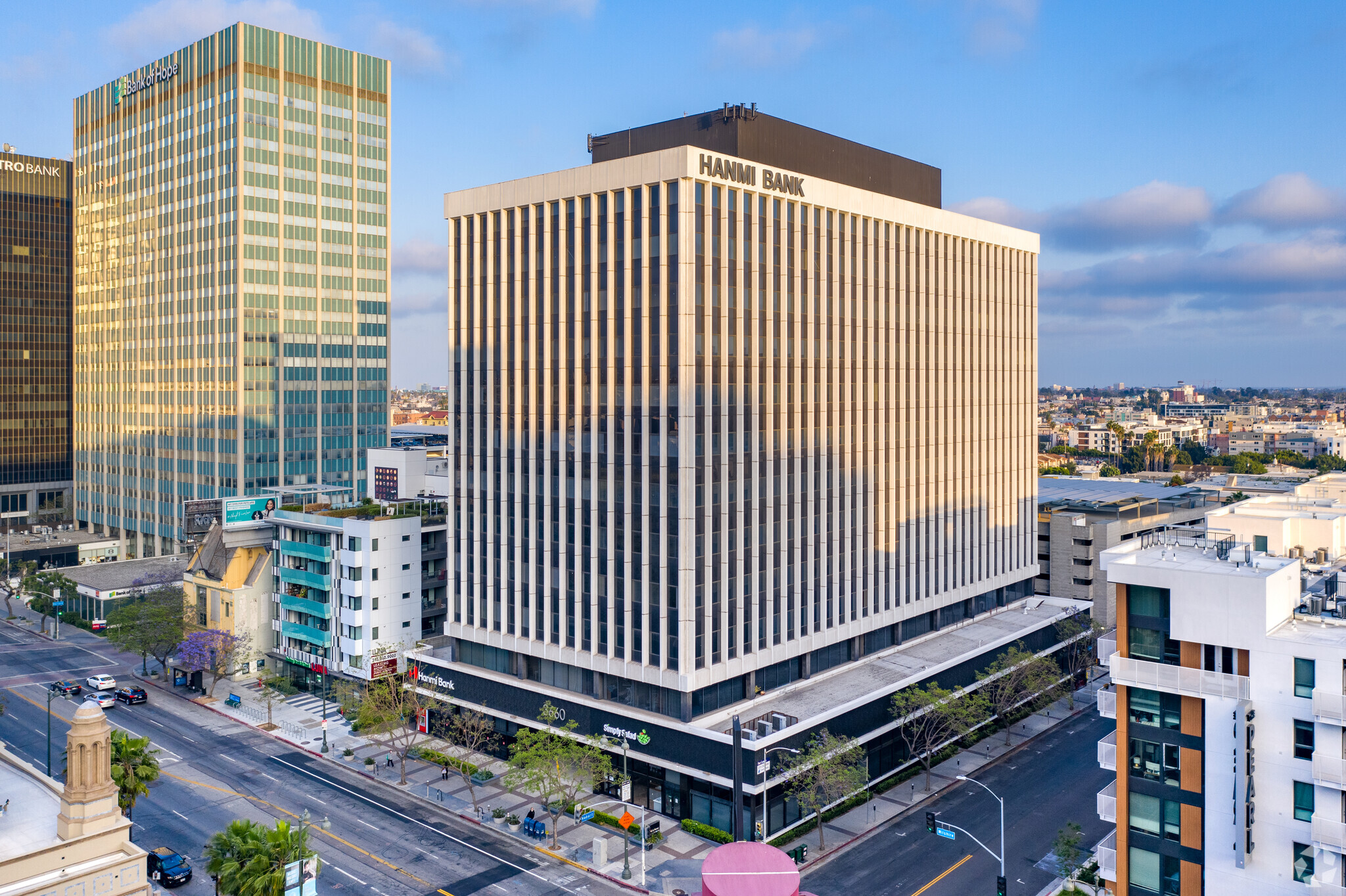 3660 Wilshire Blvd, Los Angeles, CA en alquiler Foto del edificio- Imagen 1 de 7