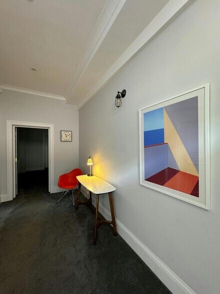 126-130 High St, Godalming en venta - Foto del edificio - Imagen 3 de 8