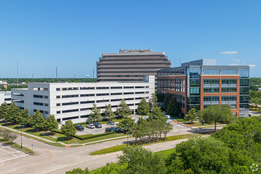 3 Sugar Creek Center Blvd, Sugar Land, TX en alquiler - Foto del edificio - Imagen 2 de 6