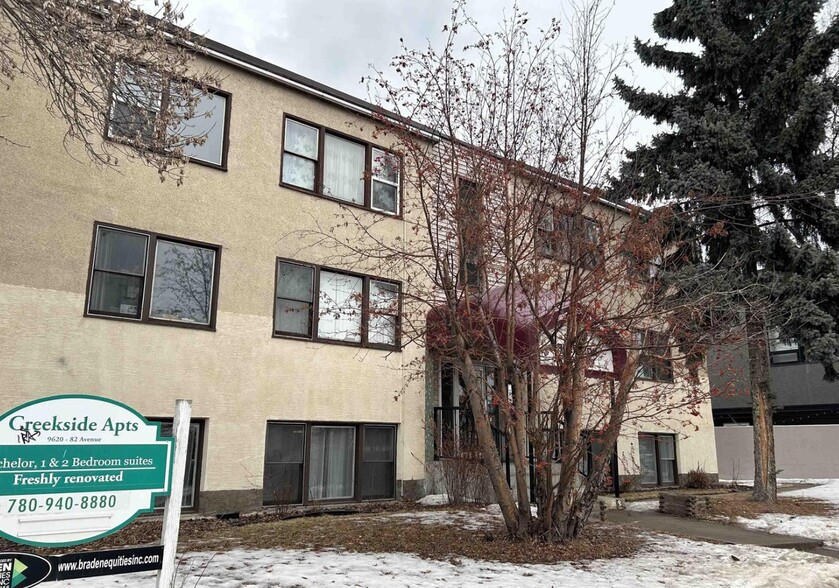 9620 82nd Ave NW, Edmonton, AB en venta - Foto del edificio - Imagen 3 de 3