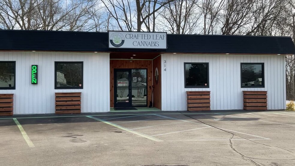 314 Arlington St, Middleville, MI en venta - Vídeo de anuncio comercial - Imagen 2 de 6