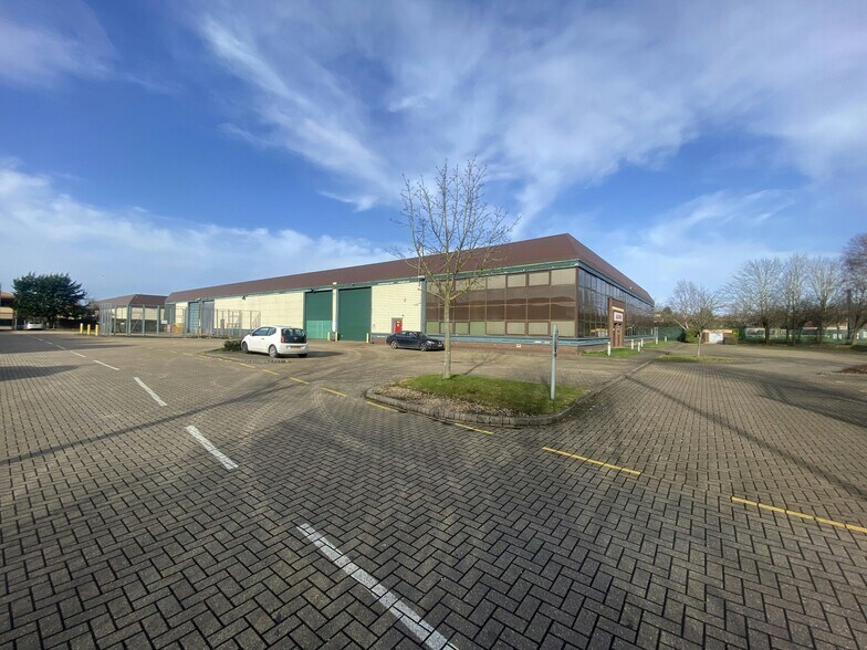 552 Fairlie Rd, Slough en alquiler - Foto del edificio - Imagen 2 de 5