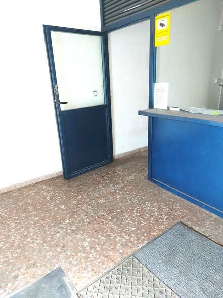 Local en Molina de Segura, Murcia en venta - Vestíbulo - Imagen 2 de 9