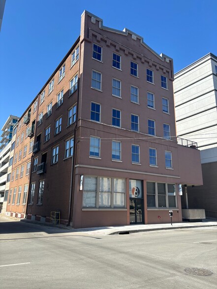 214 S 8th St, Louisville, KY en venta - Foto del edificio - Imagen 1 de 19