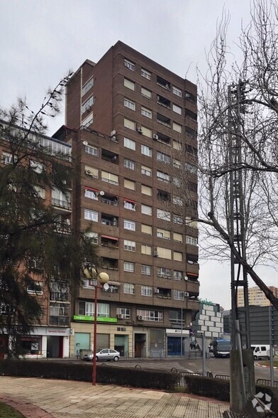 Calle Ronda Cañillo, 35, Talavera de la Reina, Toledo en alquiler - Foto del edificio - Imagen 2 de 2