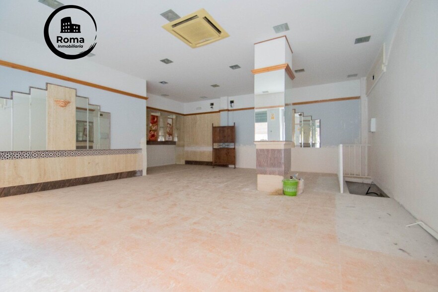 Local en Granada, Granada en venta - Foto del edificio - Imagen 2 de 27
