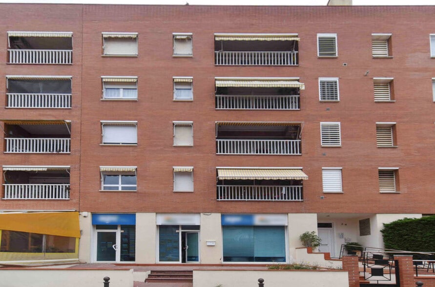 Edificio residencial en Premià de Mar, Barcelona en venta - Foto del edificio - Imagen 2 de 3