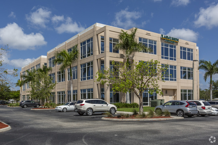 9160 Forum Corporate Pky, Fort Myers, FL en alquiler - Foto del edificio - Imagen 3 de 6