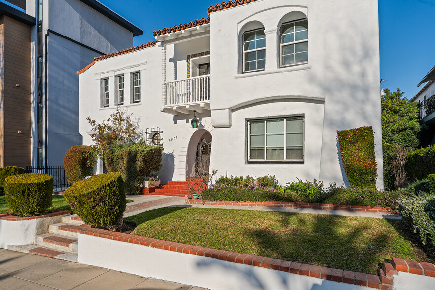 12109 Hoffman St, Studio City, CA en venta - Foto del edificio - Imagen 2 de 58