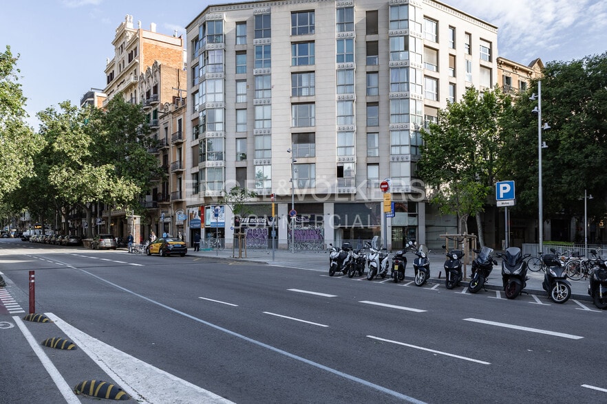 Local en Barcelona, Barcelona en alquiler - Foto del edificio - Imagen 3 de 8