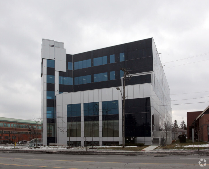 685 Sheppard Ave E, Toronto, ON en alquiler - Foto del edificio - Imagen 3 de 13