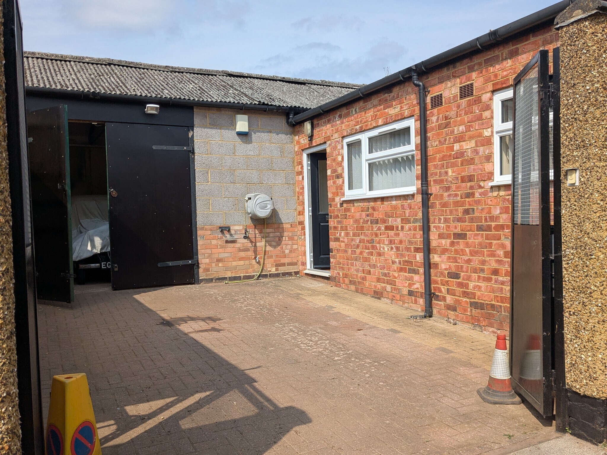15 Grant Rd, Wellingborough en venta Foto principal- Imagen 1 de 2