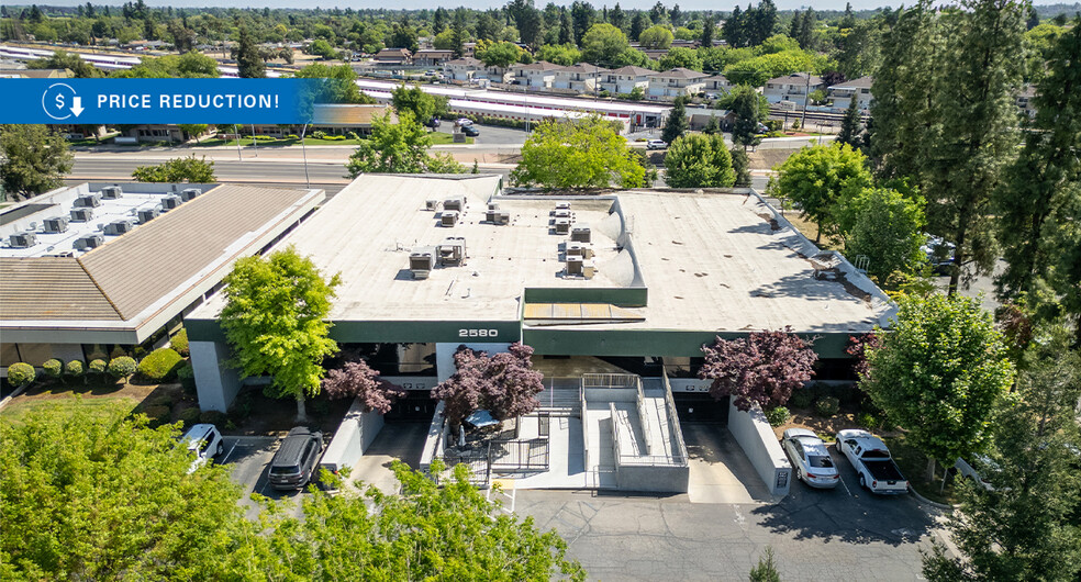 2580 W Shaw Ln, Fresno, CA en venta - Foto del edificio - Imagen 1 de 12