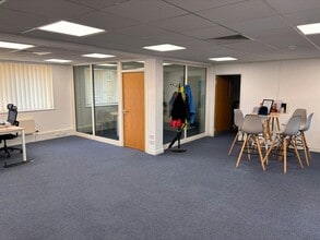 101-104 Love Ln, Cirencester en alquiler Foto del edificio- Imagen 1 de 6