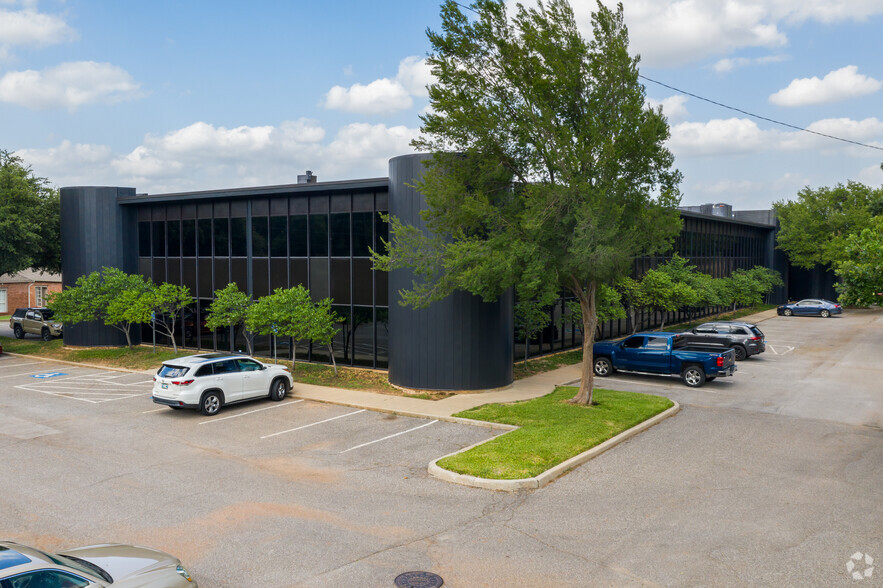 5500 N Western Ave, Oklahoma City, OK en alquiler - Foto del edificio - Imagen 1 de 10