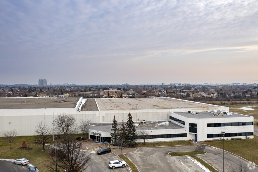 156 Parkshore Dr, Brampton, ON en venta - Foto del edificio - Imagen 3 de 16