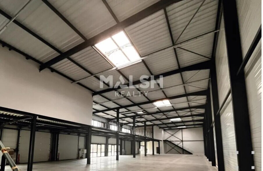 Flex en Saint-Quentin-Fallavier en alquiler - Foto del interior - Imagen 3 de 16