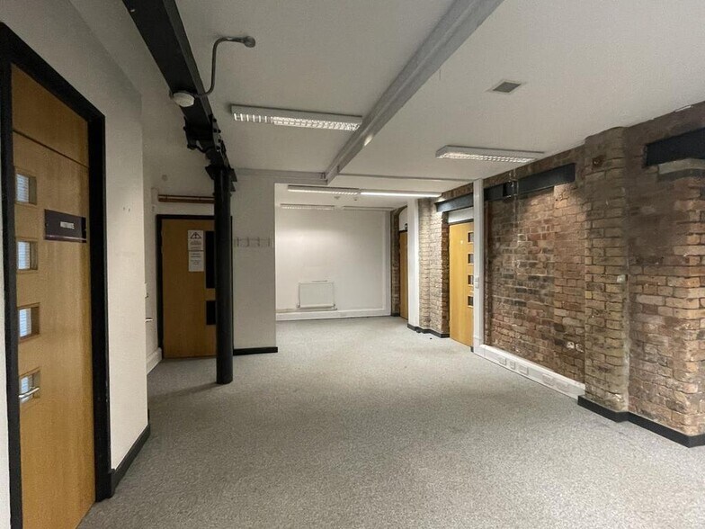 College Rd, Stoke On Trent en alquiler - Foto del interior - Imagen 2 de 77