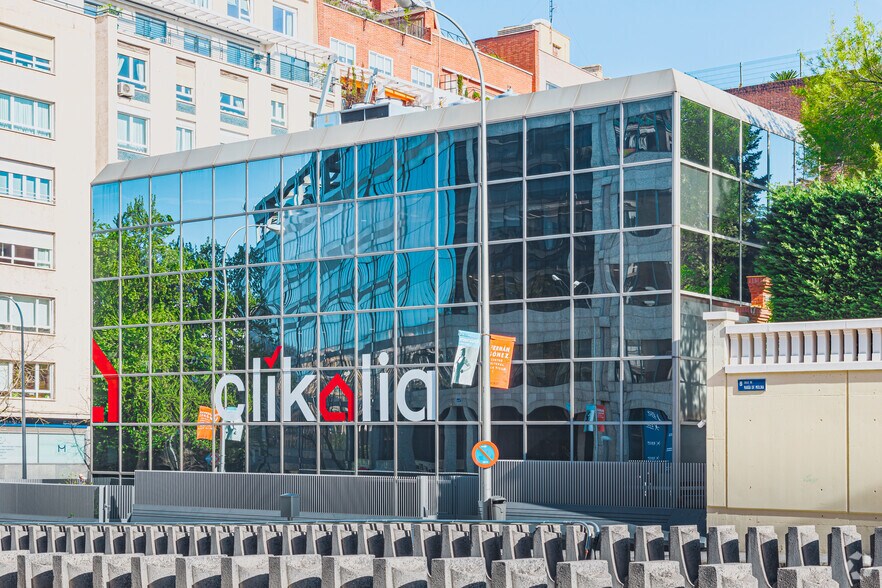 Calle de María de Molina, 7, Madrid, Madrid en alquiler - Foto del edificio - Imagen 3 de 4