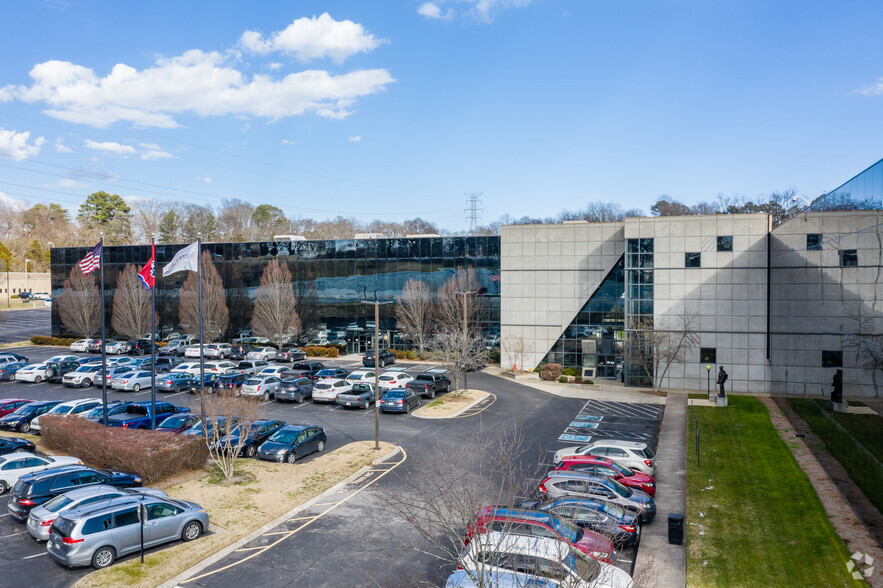 2451 Atrium Way, Nashville, TN en alquiler - Foto del edificio - Imagen 3 de 10