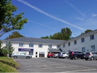 Más detalles de Pier Rd, Pembroke Dock - Hoteles y hospedaje en venta