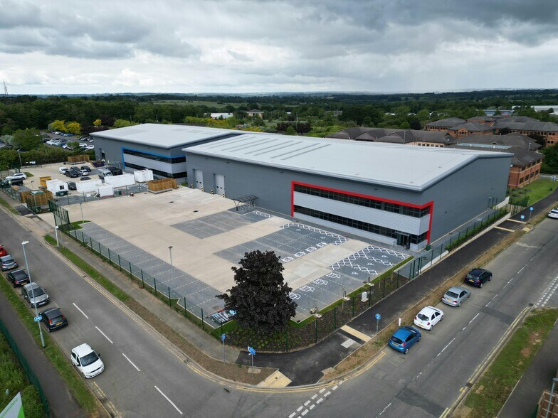 Anglia Way, Northampton en alquiler - Foto del edificio - Imagen 2 de 2