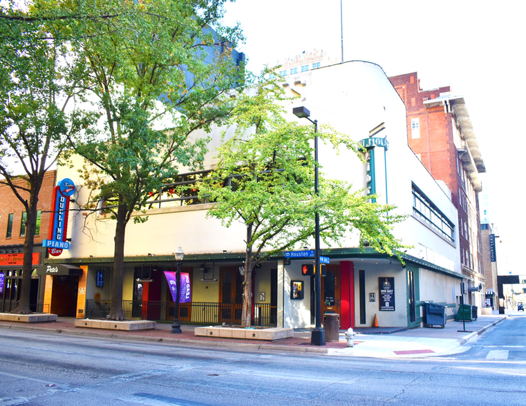 611 Houston St, Fort Worth, TX en alquiler - Foto del edificio - Imagen 2 de 9