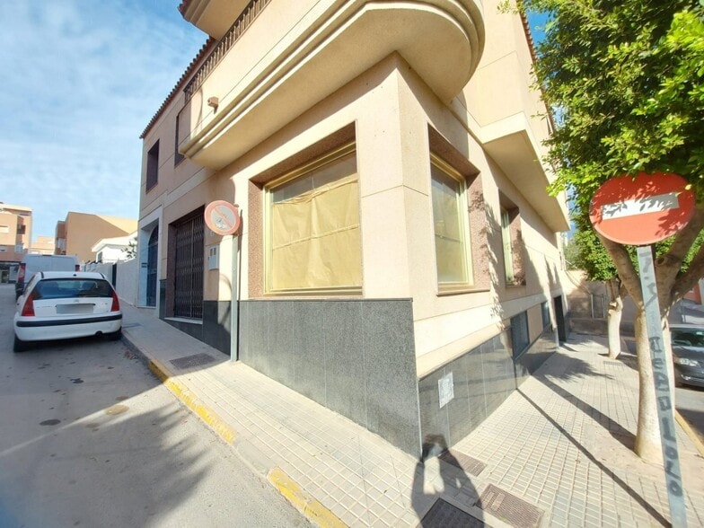Local en El Ejido, Almería en alquiler - Foto del edificio - Imagen 2 de 14