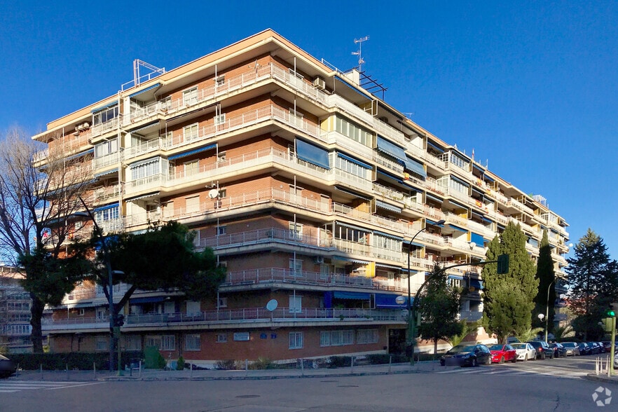 Edificio residencial en Móstoles, Madrid en venta - Foto del edificio - Imagen 3 de 3