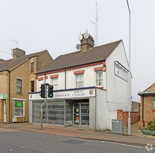 65 Oundle Rd, Peterborough en venta - Foto principal - Imagen 1 de 2