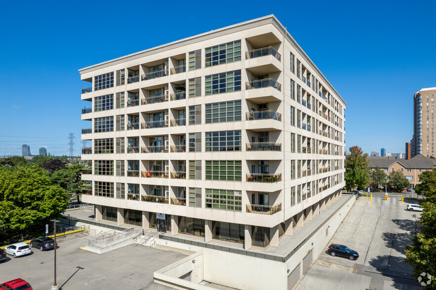 1 Leaside Park Dr, Toronto, ON en alquiler - Foto del edificio - Imagen 2 de 4