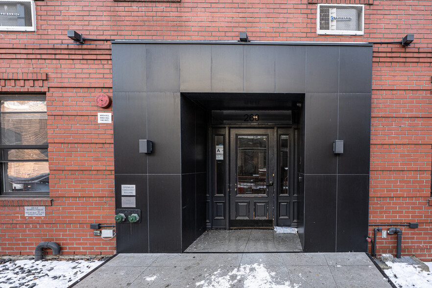 260 Water St, Brooklyn, NY en venta - Foto del edificio - Imagen 3 de 10