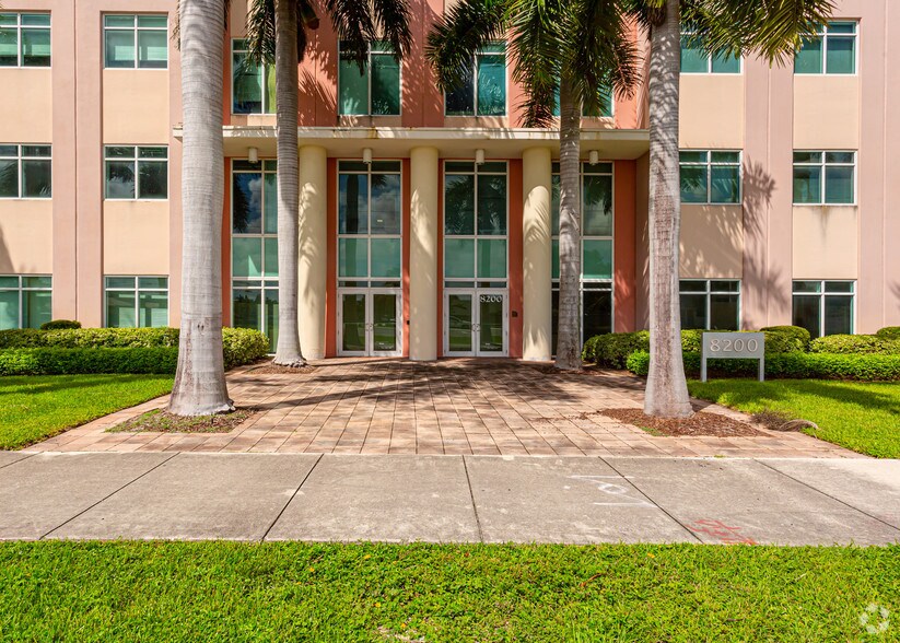 8200 SW 117th Ave, Miami, FL en venta - Foto del edificio - Imagen 3 de 9