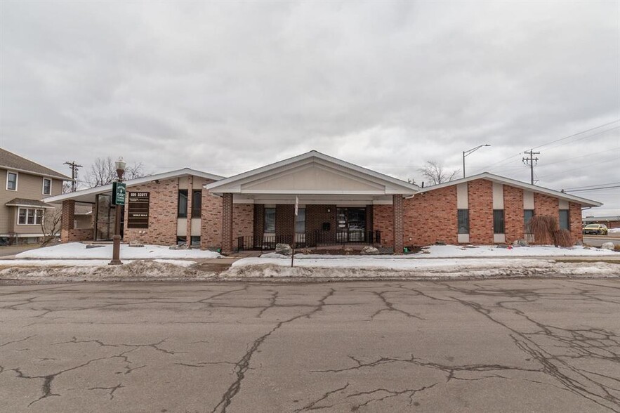 605 Scott St, Wausau, WI en venta - Foto del edificio - Imagen 1 de 49