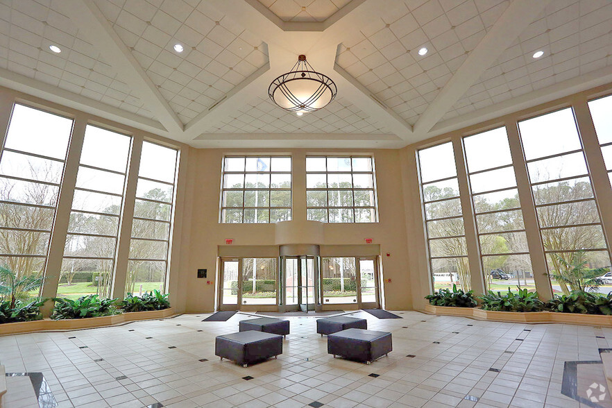 477 Viking Dr, Virginia Beach, VA en alquiler - Lobby - Imagen 3 de 8