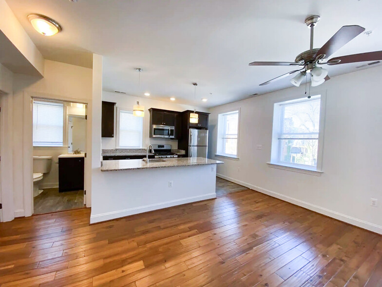 301 E 29th St, Baltimore, MD en venta - Foto del interior - Imagen 3 de 20