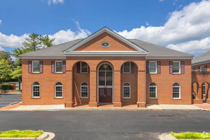 1680 E Gude Dr, Rockville, MD en alquiler - Foto del edificio - Imagen 1 de 34