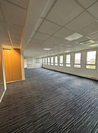 Más detalles de 2 Rue Du 19 Mars 1962, Clichy - Oficina en alquiler