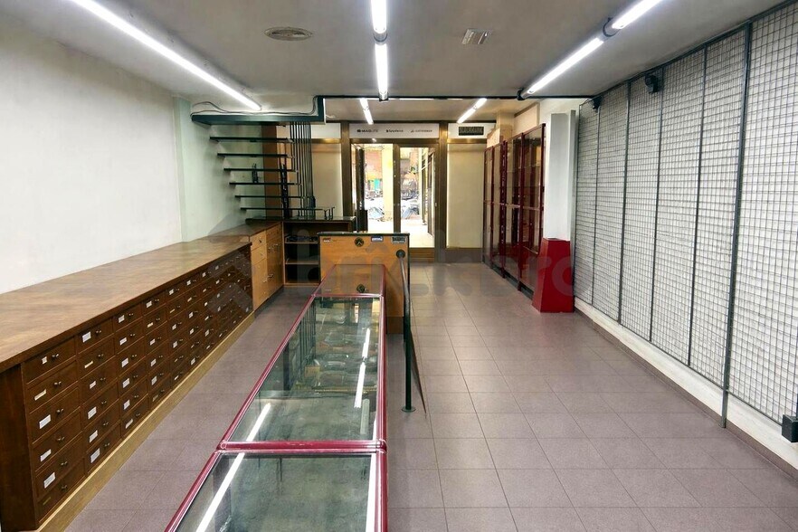 Edificio residencial en Barcelona, Barcelona en venta - Foto del edificio - Imagen 2 de 3