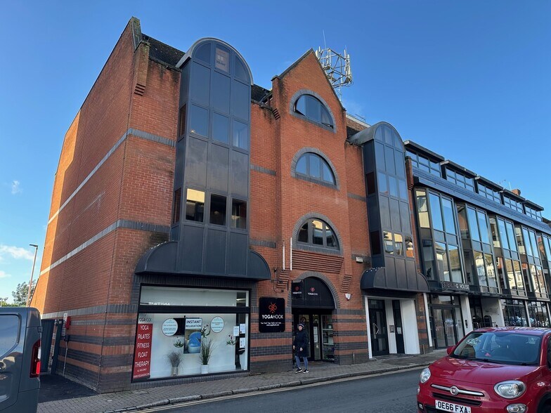 22 Station Rd, Gerrards Cross en alquiler - Foto del edificio - Imagen 1 de 8