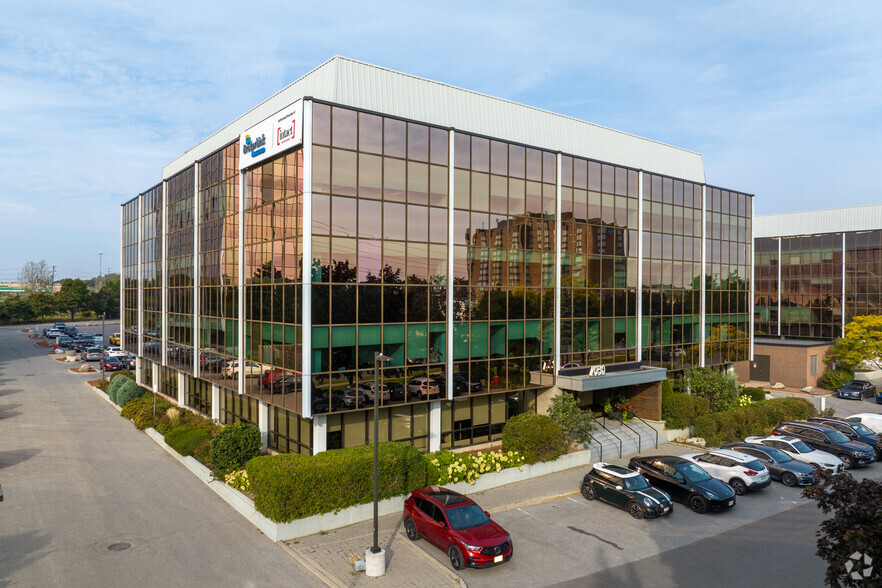 7050 Woodbine Ave, Markham, ON en alquiler - Foto del edificio - Imagen 2 de 5