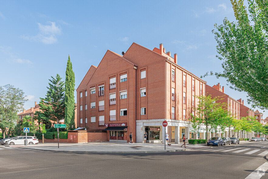 Calle Camilo José Cela, 5, Las Rozas de Madrid, Madrid en venta - Foto del edificio - Imagen 2 de 2