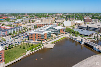 100 N Manpower Pl, Milwaukee, WI - VISTA AÉREA  vista de mapa